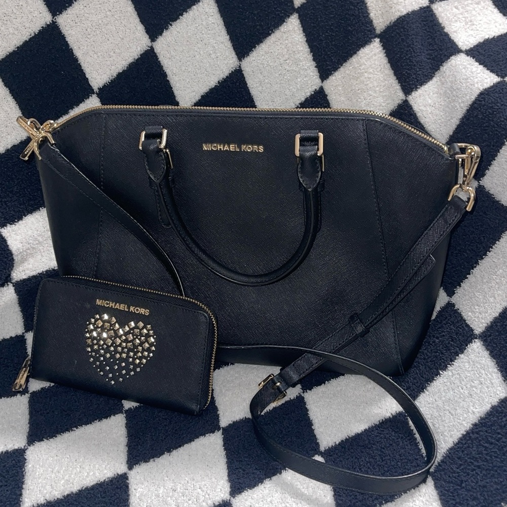 Michael kors bag with matching wallet